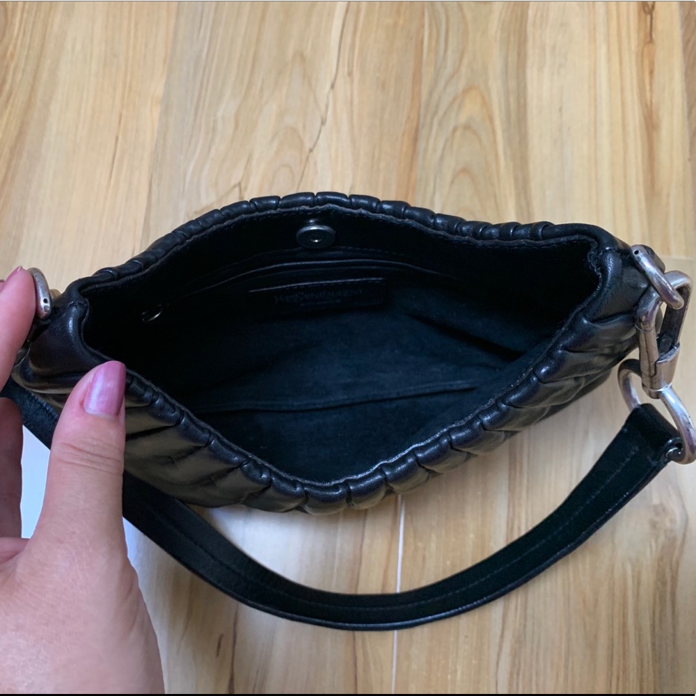 ❗️SOLD❗️🎉2xHP🎉 Yves Saint Laurent Black Handbag - Picture 3 of 9